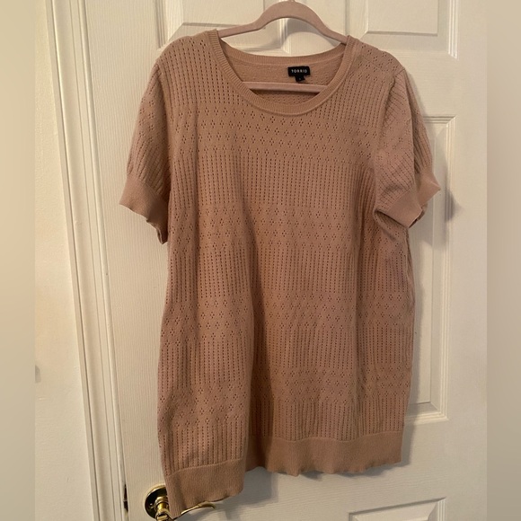 Torrid Everyday Soft Pointelle Pullover Short Sleeve Knit Sweater Beige Sz 2 - Picture 3 of 7